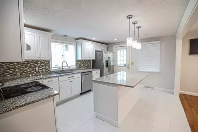 43 Duren Ave, Lowell, MA 01851 - Photo 5
