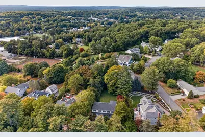 118 Benvenue St, Wellesley, MA 02482 - Photo 37