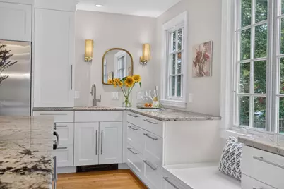118 Benvenue St, Wellesley, MA 02482 - Photo 11
