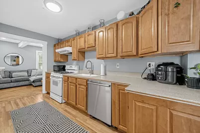 5 Russell Street #4, Amesbury, MA 01913 - Photo 3