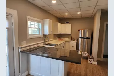 18 Maplewood Ave, Chicopee, MA 01013 - Photo 15