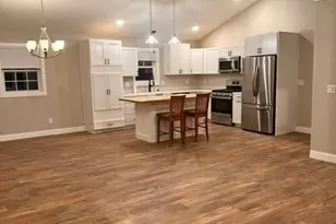 18 Maplewood Ave, Chicopee, MA 01013 - Photo 9
