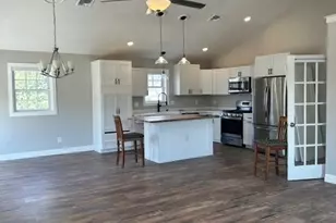 18 Maplewood Ave, Chicopee, MA 01013 - Photo 11