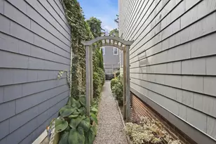 34 Bartlett St, Boston, MA 02129 - Photo 21