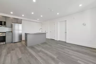 585 Essex St #418, Lynn, MA 01901 - Photo 5