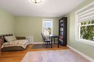 21 Charles St, Woburn, MA 01801 - Photo 13