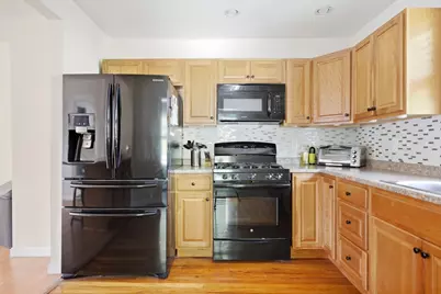 11 Russell St, Methuen, MA 01844 - Photo 5