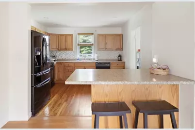 11 Russell St, Methuen, MA 01844 - Photo 7
