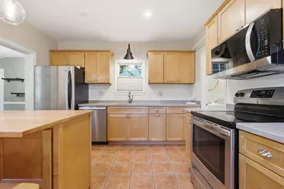 10 Eaton St, Reading, MA 01867 - Photo 11