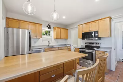 10 Eaton St, Reading, MA 01867 - Photo 13