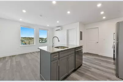 585 Essex St #718, Lynn, MA 01901 - Photo 3