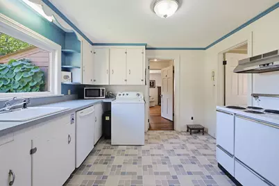 24 Stark Rd, Worcester, MA 01602 - Photo 9