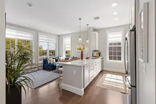 8 Sanborn St, Reading, MA 01867 - Photo 9