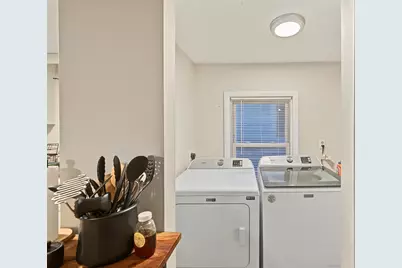 10 Lewis Street, Westfield, MA 01085 - Photo 9