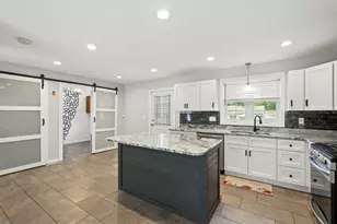 24 Porter St, Springfield, MA 01104 - Photo 3