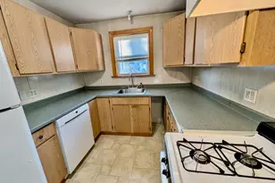 64-66 Lyons St, Springfield, MA 01151 - Photo 3