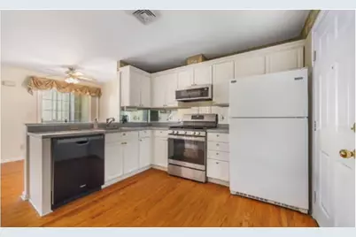 208 Gazebo Circle #208, Reading, MA 01867 - Photo 5