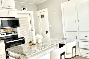 54 Draper St, Springfield, MA 01108 - Photo 1