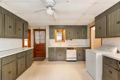 352 Stackpole Street, Lowell, MA 01852 - Photo 5