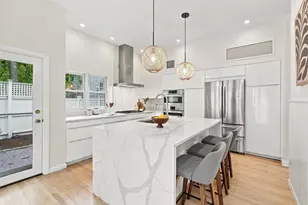 17 Frost St, Cambridge, MA 02140 - Photo 7
