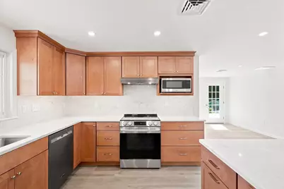 15 Eaton Rd W, Framingham, MA 01701 - Photo 9