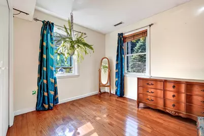 203 Lakeview Ave, Tyngsborough, MA 01879 - Photo 9