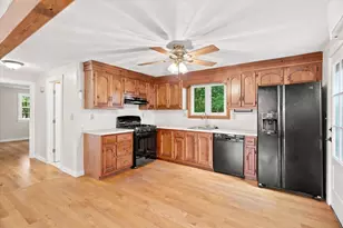 21 Pumpkin Ln, Tewksbury, MA 01876 - Photo 3
