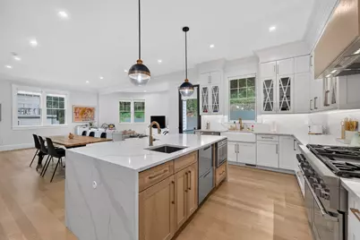 261 Tappan St #1, Brookline, MA 02445 - Photo 5