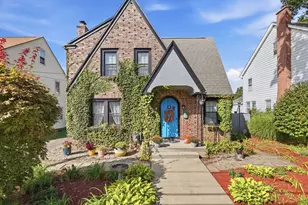 104 Wayne St, Springfield, MA 01118 - Photo 1