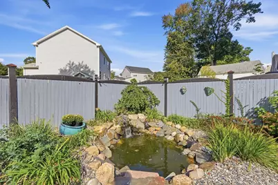 104 Wayne St, Springfield, MA 01118 - Photo 39