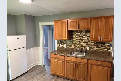 140 Yale St #1, Springfield, MA 01109 - Photo 3