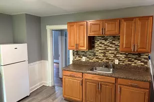 140 Yale St, Springfield, MA 01109 - Photo 3