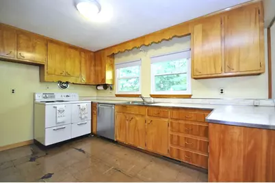 122 Sunset Dr, Brockton, MA 02301 - Photo 7