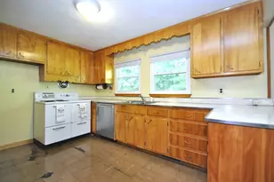 122 Sunset Dr, Brockton, MA 02301 - Photo 7