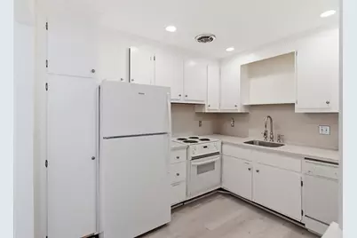 1323 Worcester Rd #E6, Framingham, MA 01701 - Photo 5
