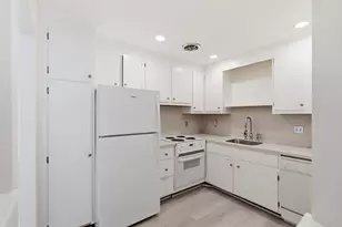 1323 Worcester Rd, Framingham, MA 01701 - Photo 5