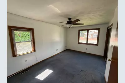 285 Huttleston Ave, Fairhaven, MA 02719 - Photo 13