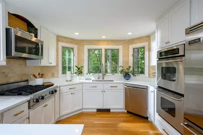 37 Ward St, Hingham, MA 02043 - Photo 3