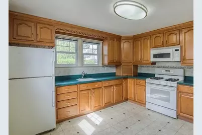 223 East St, Springfield, MA 01104 - Photo 3