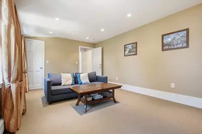 31 Mount Vernon St, Boston, MA 02132 - Photo 9