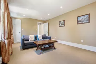 31 Mt Vernon St, Boston, MA 02132 - Photo 9