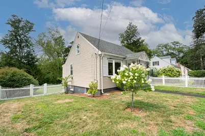 13 Brook Street, Reading, MA 01867 - Photo 3