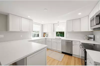 72 Grove St, Barnstable, MA 02601 - Photo 13