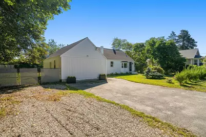 72 Grove St, Barnstable, MA 02601 - Photo 9