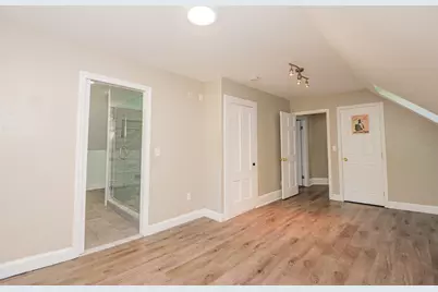 19 Lynn St, Peabody, MA 01960 - Photo 17