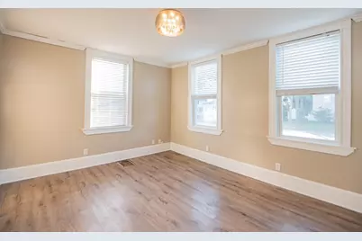 19 Lynn St, Peabody, MA 01960 - Photo 11