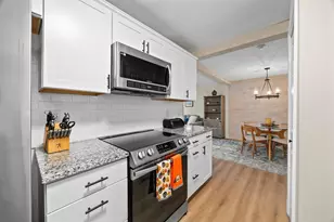 171 Heritage Dr, Northbridge, MA 01588 - Photo 9