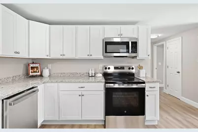 1078 Granby Rd, Chicopee, MA 01020 - Photo 7