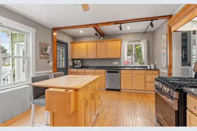48 Walnut St, Hudson, MA 01749 - Photo 9