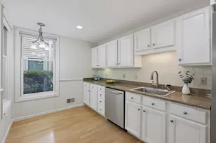 85 Hammond Pl, Woburn, MA 01801 - Photo 9
